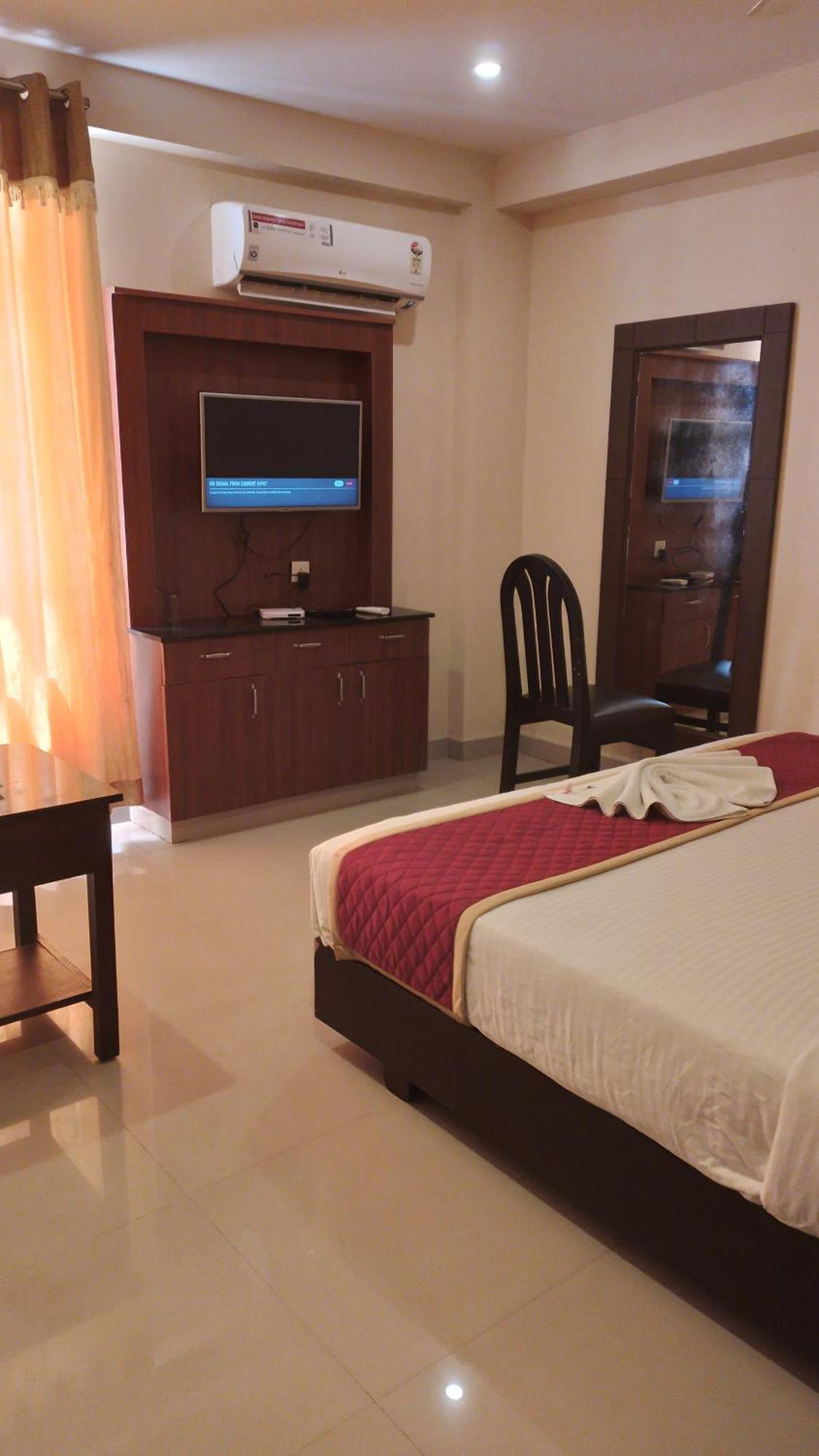 Hotel Pioneer Paradise Nāgercoil 外观 照片