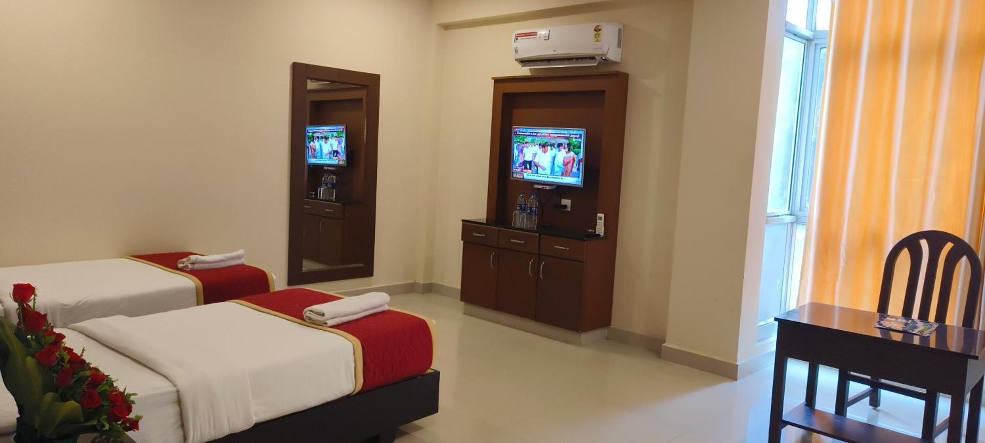 Hotel Pioneer Paradise Nāgercoil 外观 照片